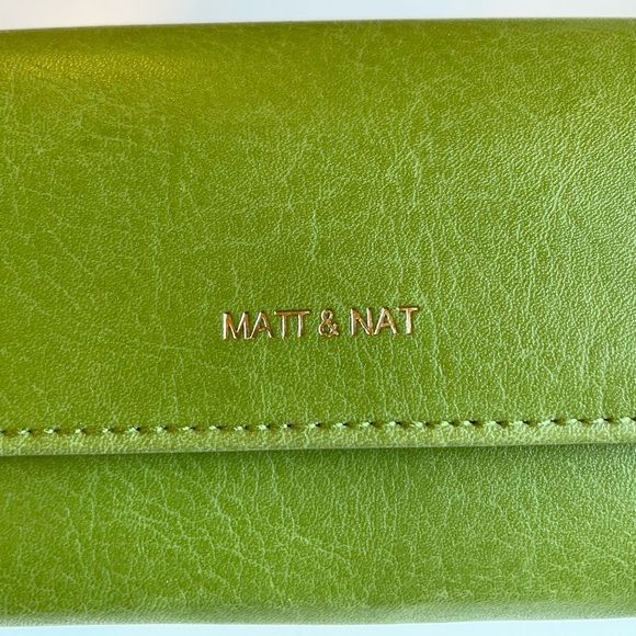 Matt & Nat Green Crossbody Purse - Picture 3 of 5